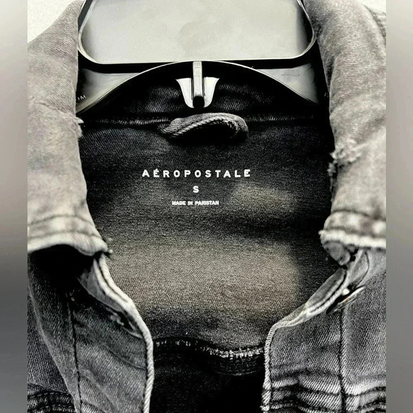 Aeropostale black denim croppedd jacket key w pockets distressed, button front - Picture 2 of 8